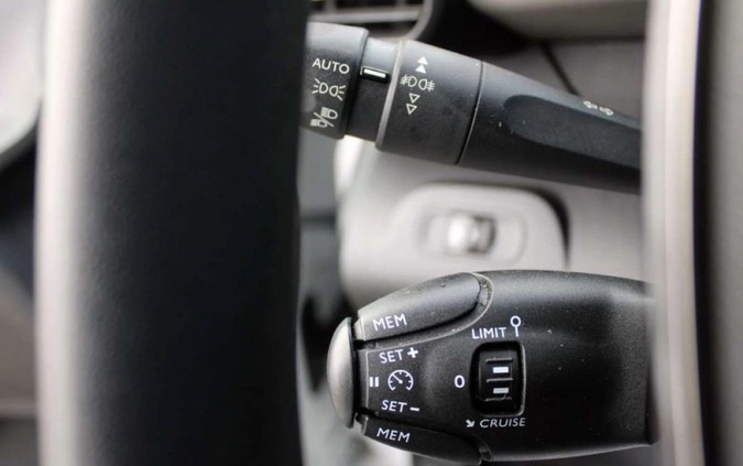 Peugeot Rifter cena 74900 przebieg: 105079, rok produkcji 2018 z Raszków małe 352